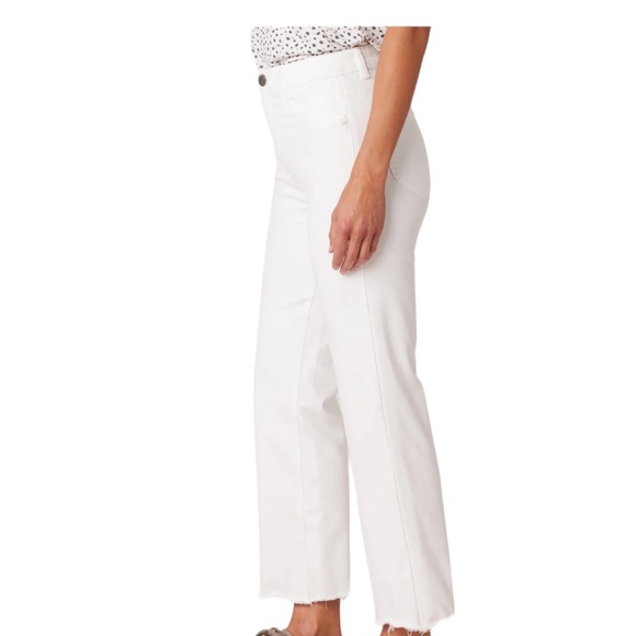 Democracy Optic White Ab"solution Skyrise V-Yoke Barely Boot Scallop Hem Jeans - Picture 2 of 10